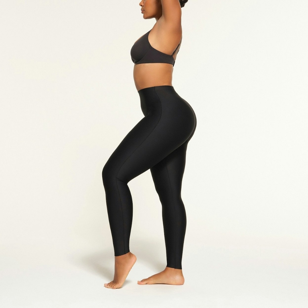 Skims BODY-NWOT Onyx leggings - Picture 2 of 9